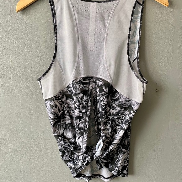 Lululemon tie back sculpt tank - Picture 7 of 8